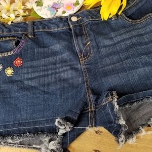 ROEBUCK & CO  Cut off shorts Embroidered  145